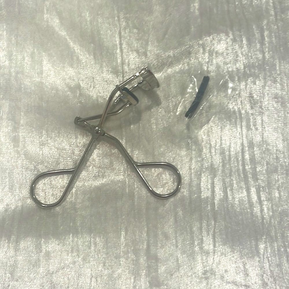 Mac eyelash curler